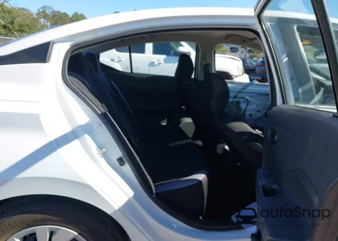 2025 Nissan Versa 1.6 S z USA, uszkodzony, nr VIN 3N1CN8DV9SL823974